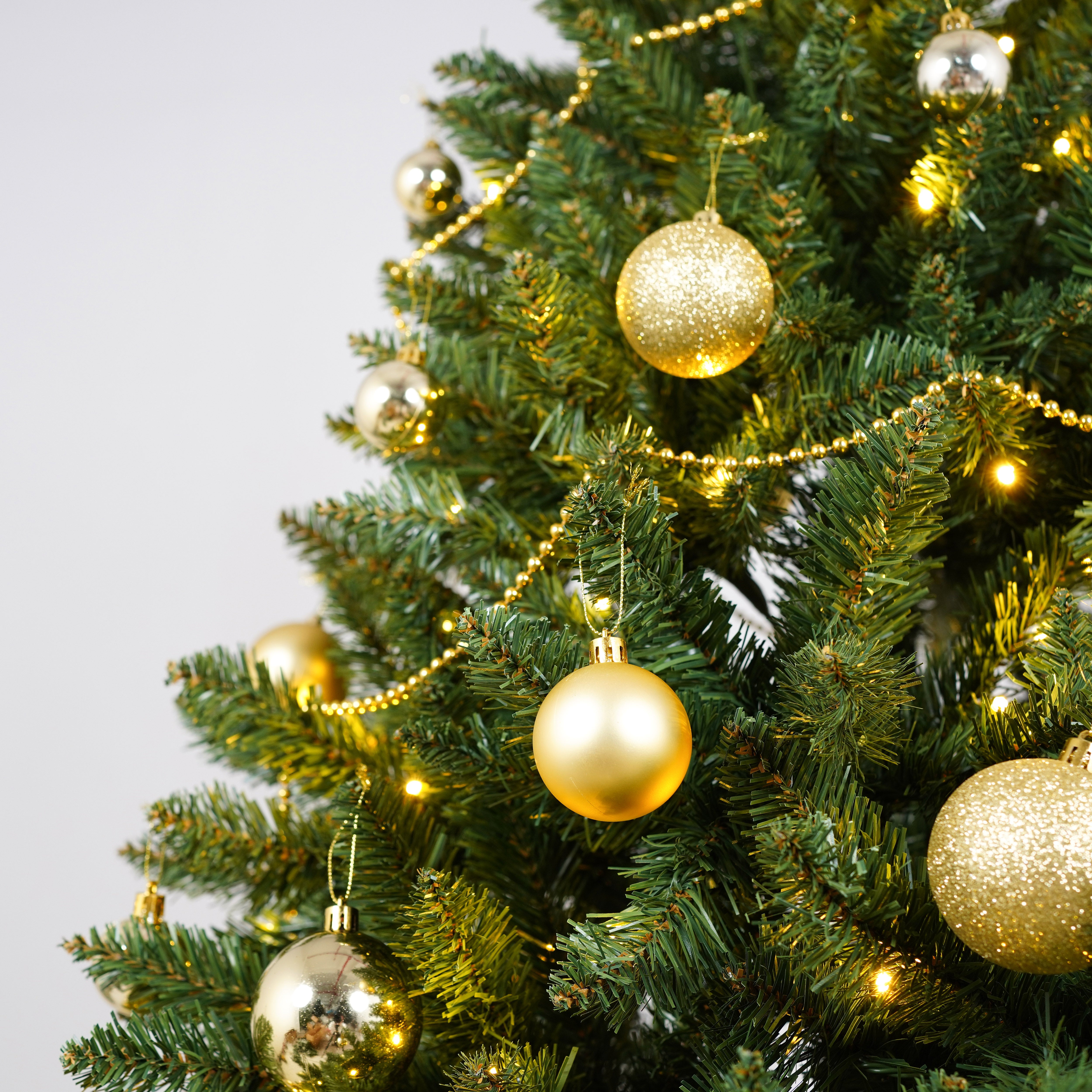 6FT Green Christmas Tree: 250 Warm White LED Lights, 1000 Realistic PVC &amp; Hard Needle Tips, Hinged Branches, Sturdy Metal Stand for Indoor Home Holiday Decor