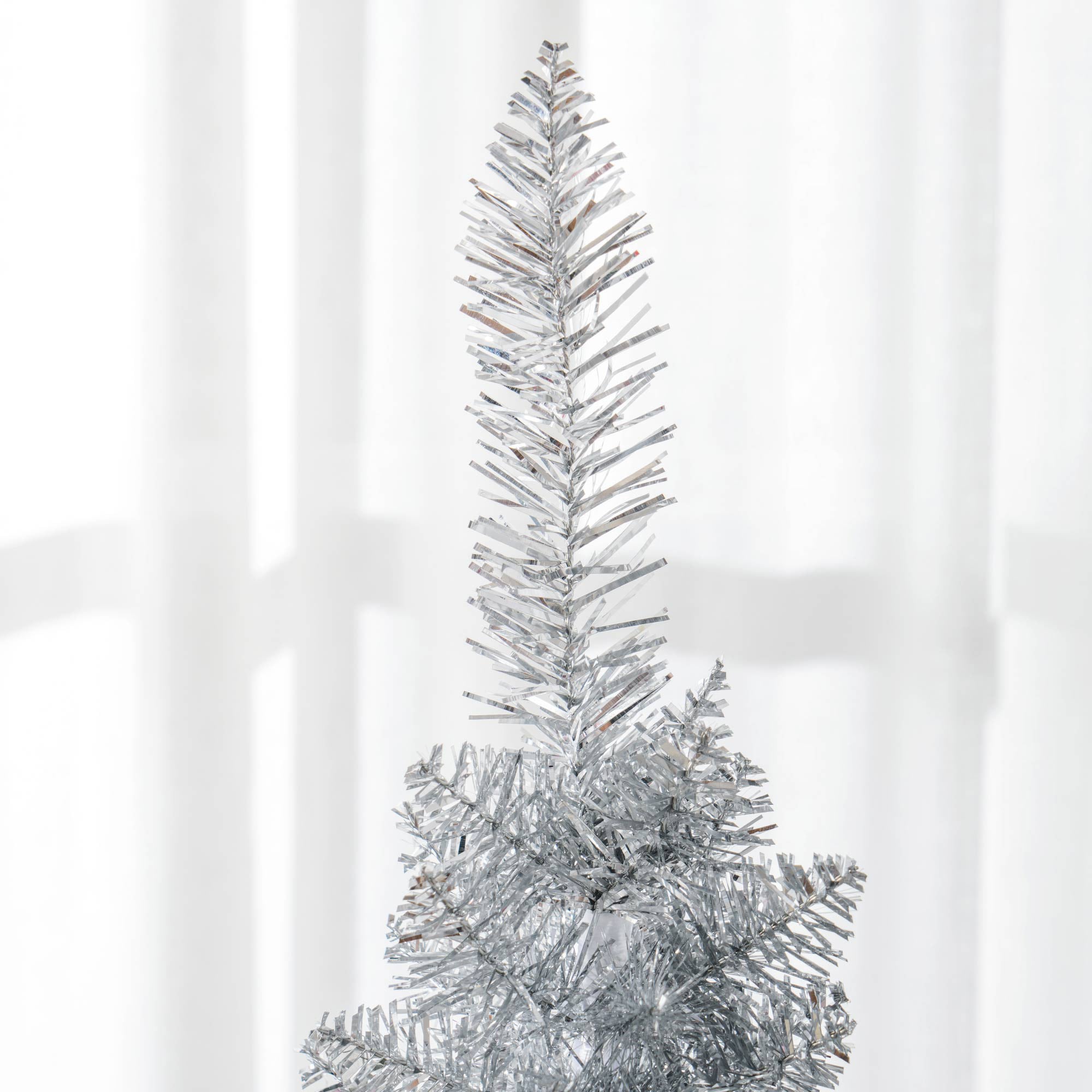 HOMCOM 5' Silver Artificial Pencil Christmas Tree: Slim Xmas Tree with 294 Realistic Branch Tips &amp; Plastic Stand. Perfect for Fireplaces &amp; Small Spaces. Easy Assembly &amp; Storage.