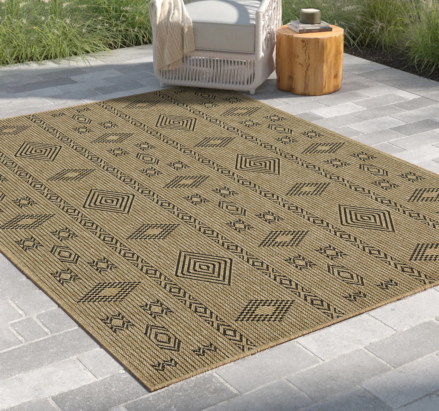 Earth Collection 2.6x7.3 ft Indoor/Outdoor Area Rug - Durable Polypropylene, Stain-Resistant, Flatweave for Entryways &amp; Patios - Easy Clean, Beige/Black