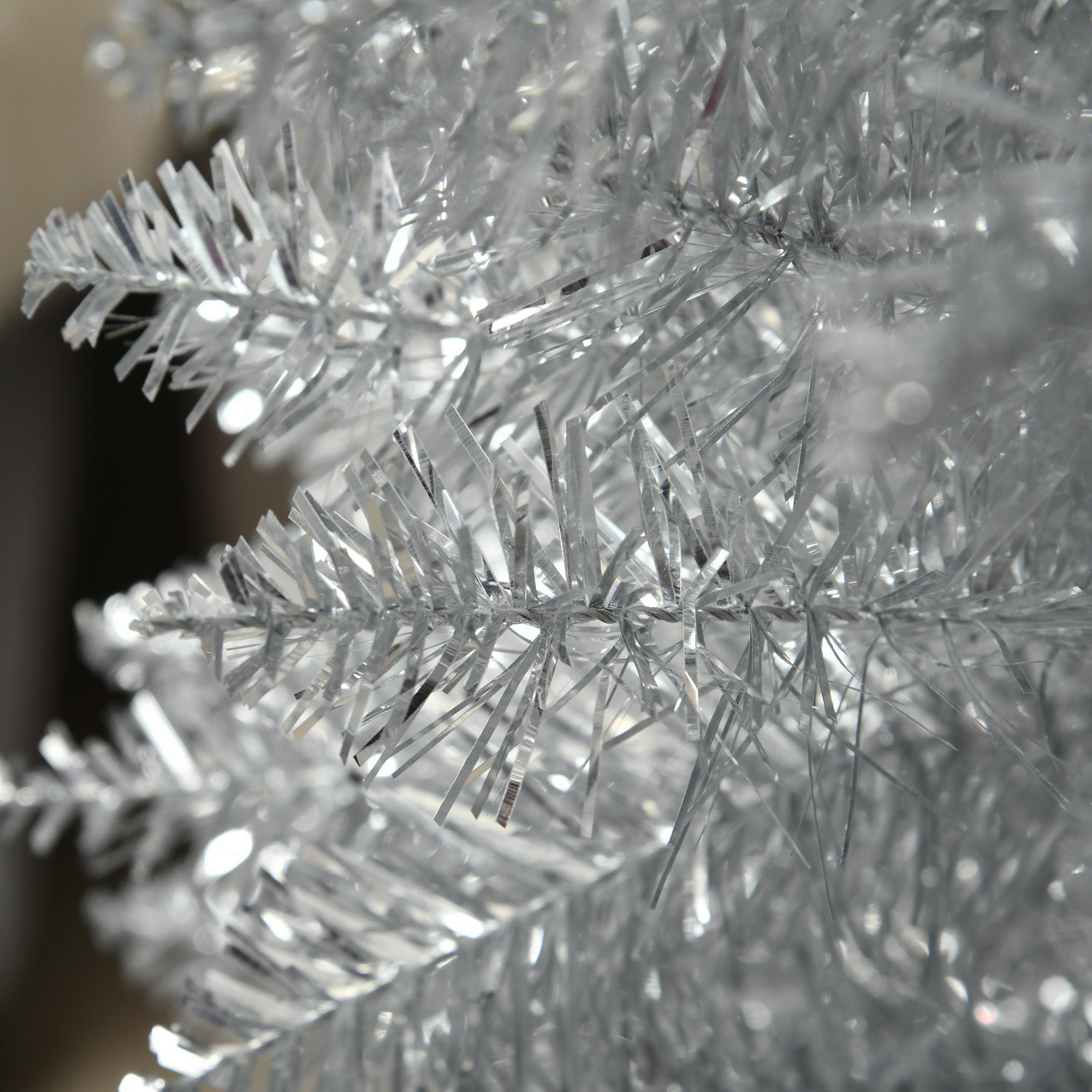 HOMCOM 6ft Slim Pencil Christmas Tree, Silver Unlit Artificial Xmas Tree with 390 Realistic Branch Tips, Flame-Retardant Plastic Stand for Indoor Home Decor