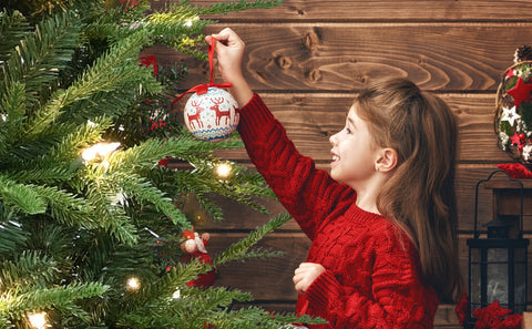 6.5ft Premium Hinged Artificial Christmas Tree - Realistic PE+PVC Pine with 2225 Tips, Memory Wire, Sturdy Metal Stand - Lush Green Indoor/Outdoor Holiday Decor