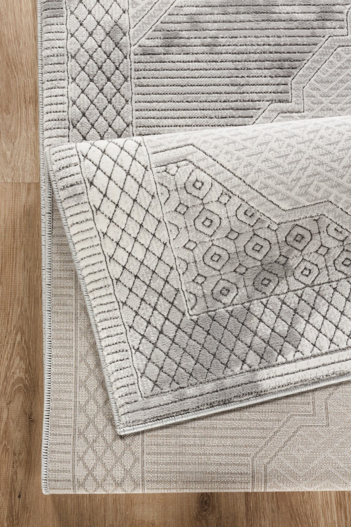 Geometrix GC_DIM1004 2'7" x 9'10" Gray Medallion Runner Rug - 100% Polyester, 0.43" Pile Height, Stain-Resistant, Kid & Pet Friendly, Machine-Made in Turkey
